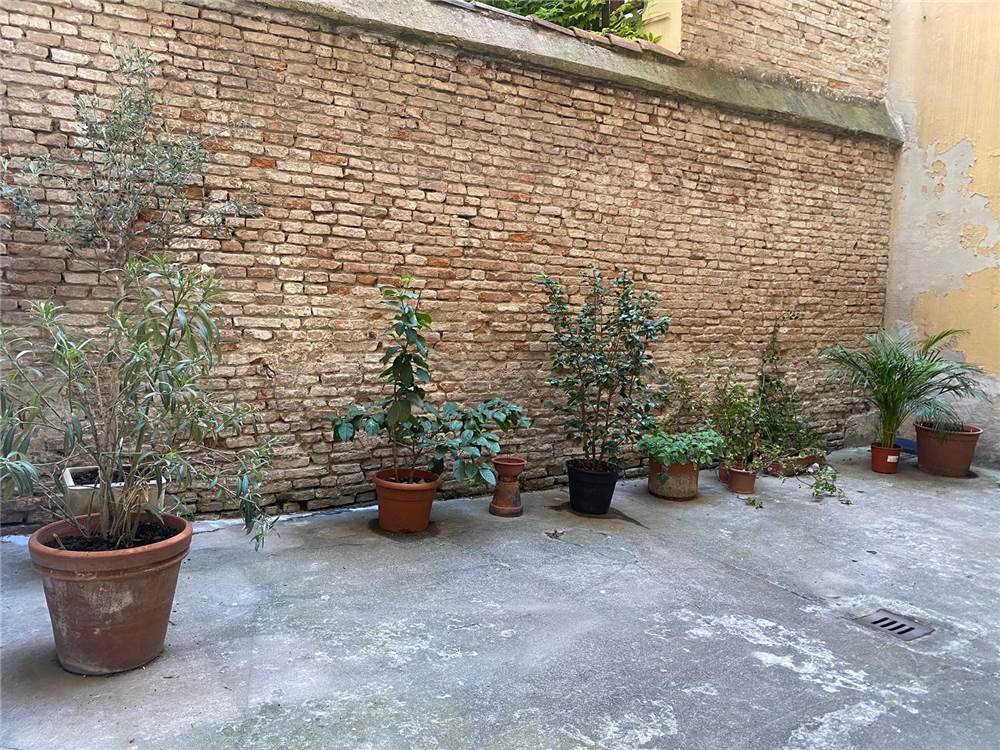 Cortile interno zona cantine